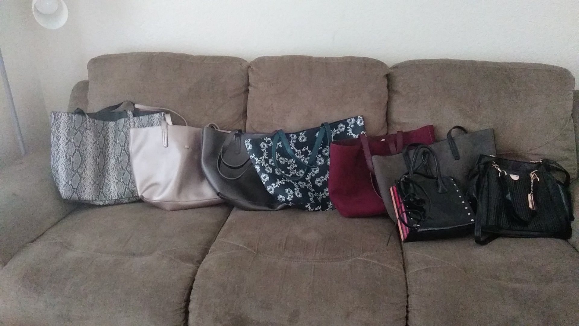 Assorted ladies bags