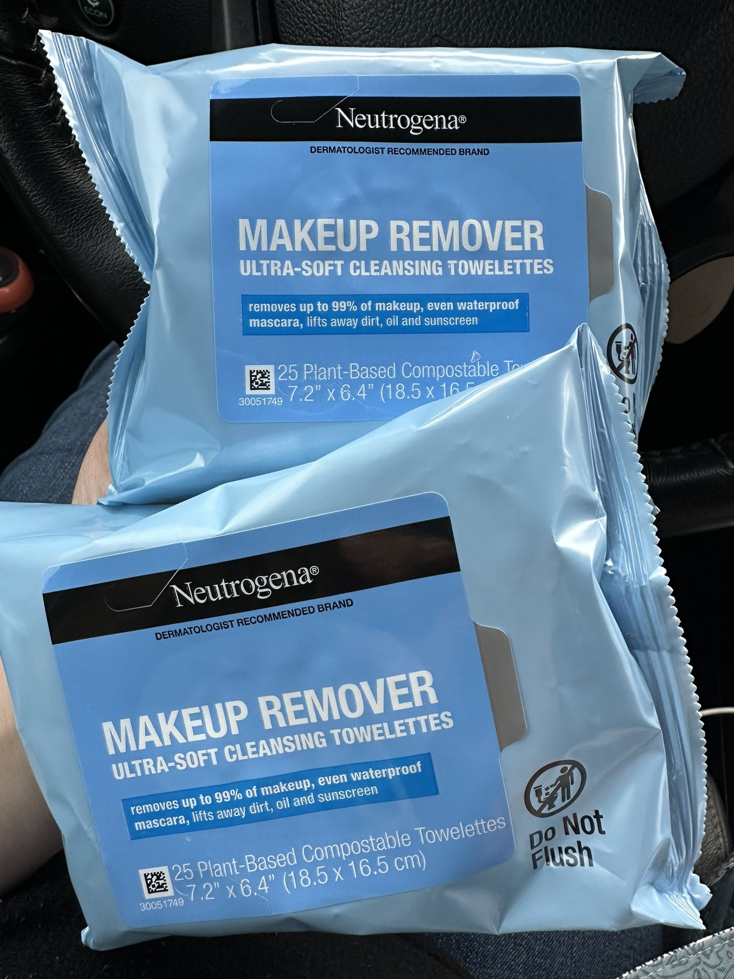 2 Neutrogena Makeup Wipes