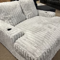 Absolutely Stunning Huggable Cozy Sofa