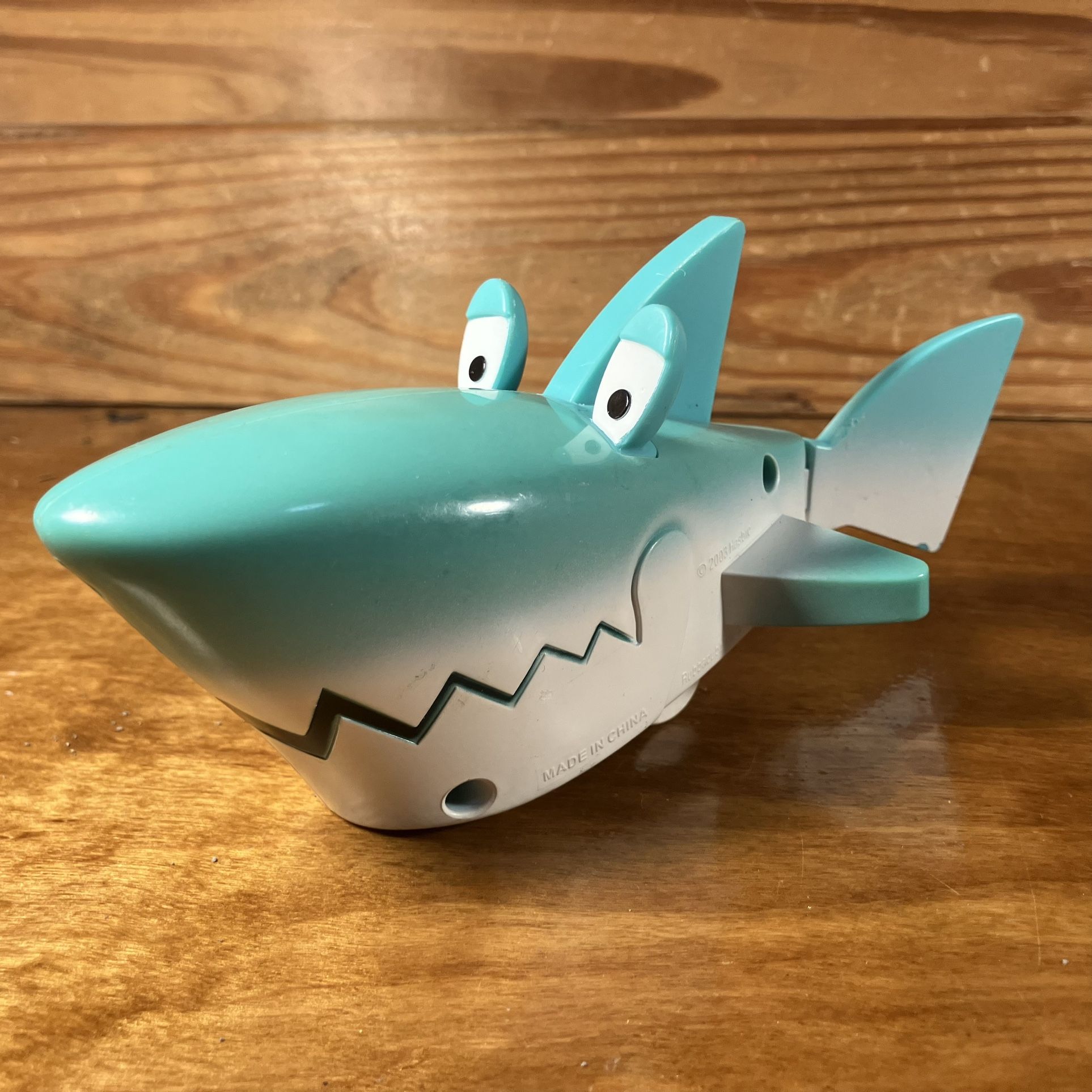 RARE 2003 Hasbro Playskool Rubbadubbers FINBAR Shark Plastic Figurine toy