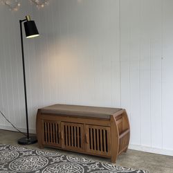 Shoe storage entryway bench in great condition