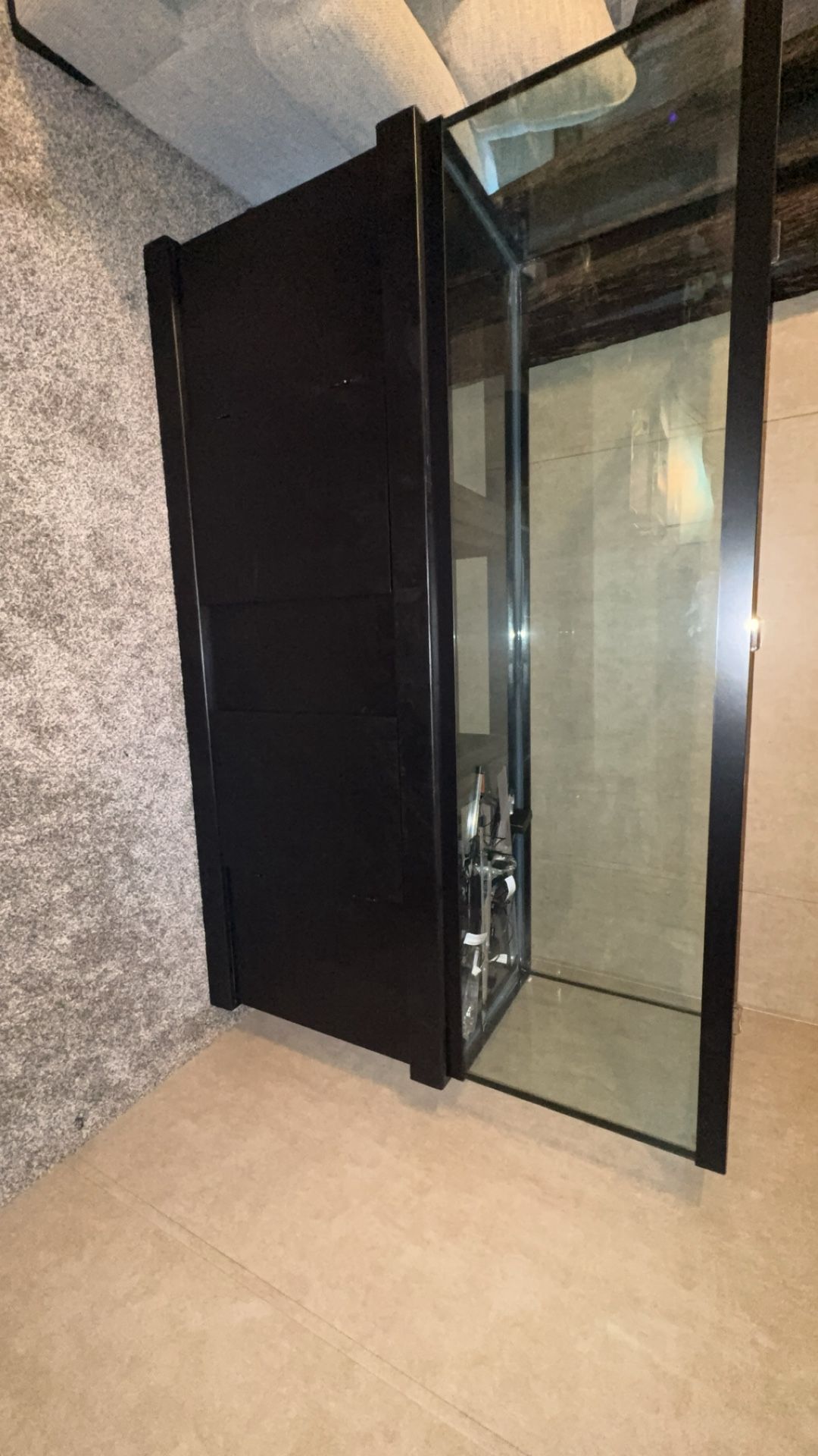 New 125 Gallon aquarium with a stand and lights and hood