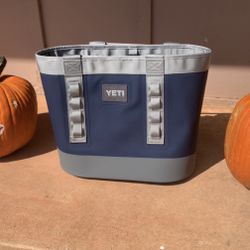 ✅ Brand New YETI Camino Carryall 35 – Navy (Never Used)