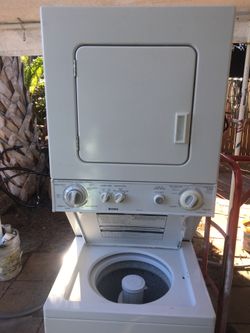 KENMORE STACKABLE WASHEE DRYER 24" WIDE PERFECT