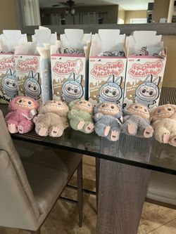 Exciting Macaron Labubu 