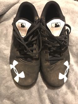 Youth Under Armour Baseball Cleats