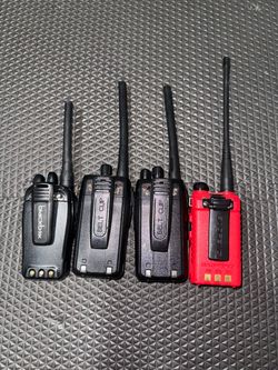 Walkie-talkies without chargers working
