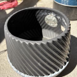 Plant pot with saucer