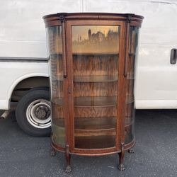 1900’s Antique American Tiger Oak Curio Display Cabinet w/Curved Glass Panels/Five Shelves/Claw Feet