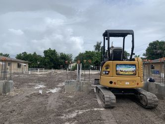 Bobcat excavator dumptruck