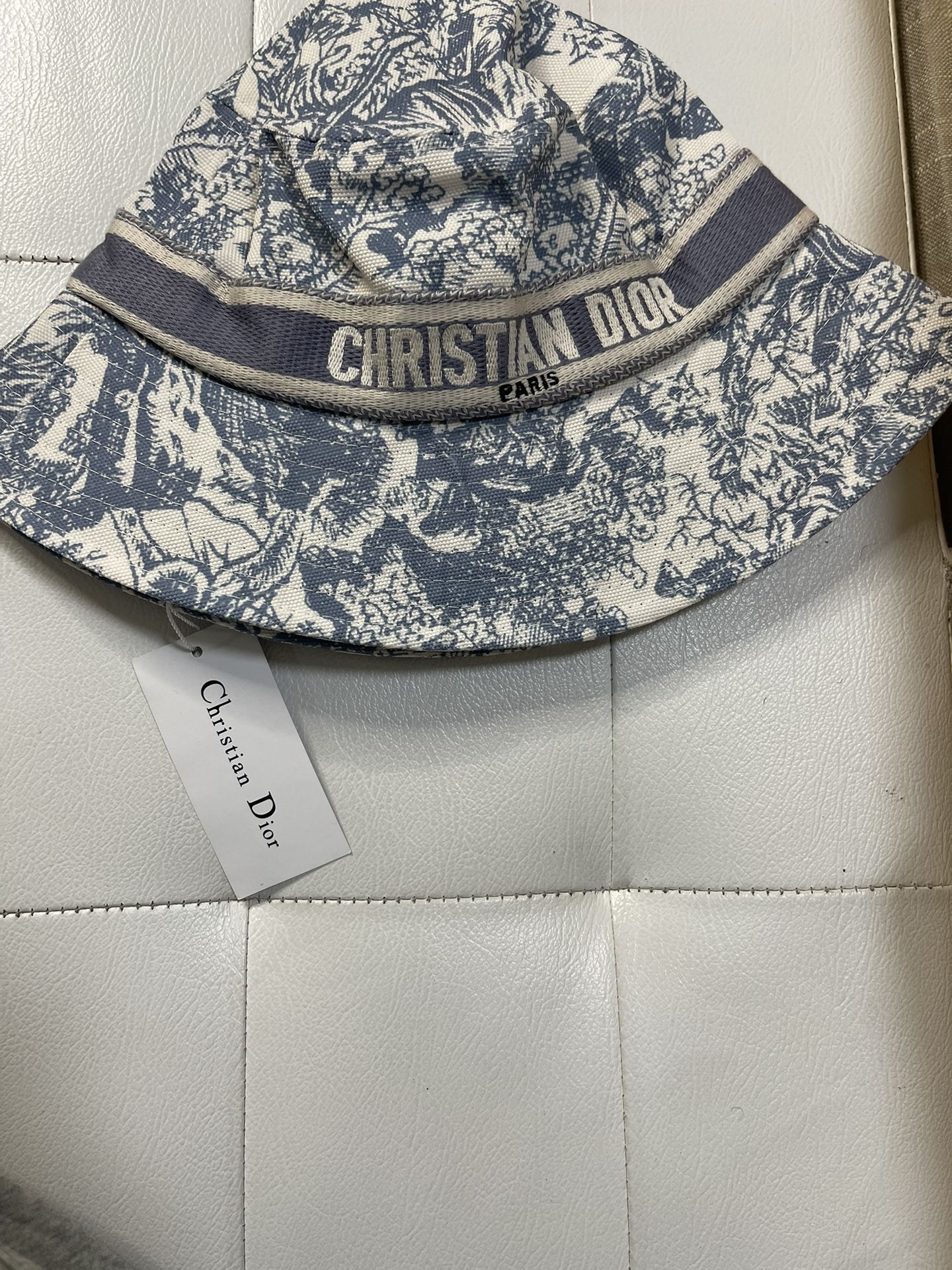 Shop Christian Dior Hats & Hair Accessories by KikodeParis