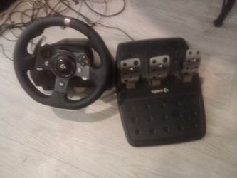 Logitech g920 force feedback steering wheel and pedal setup