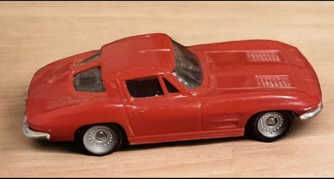 Vintage 1989 Monogram Models Mini 1963 Chevrolet Red Corvette