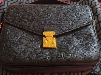 Cross body hand bag