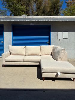 Beige Sectional Couch 🛻Delivery Available🛻