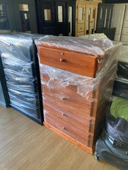 Pinewood 5 drawer with lock