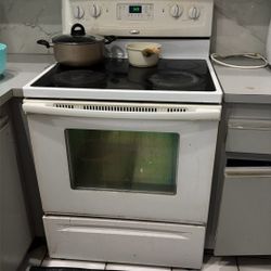 $200 Whirlpool Electric Used Stove