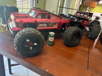 ARRMA AUTCAST 8S Motorworks Large-Scale RC Monster Truck