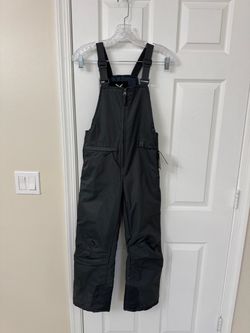 Kids size 10/12 new Arctix gray ski/snowboard bib located in Weston