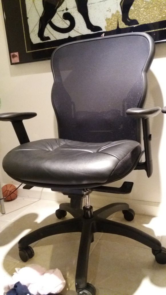 Office chair {contact info removed}