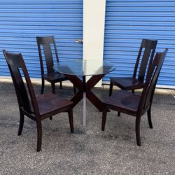 Nice Dining Room Table And Chairs Set 