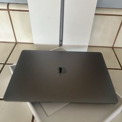 2019 MacBook Air ( 16GB RAM )