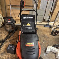 LOW PRICE MOVING- AS IS BLACK AND DECKER LAWN MOWER 