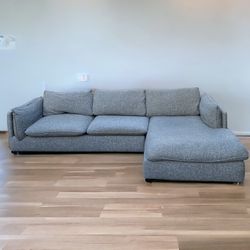 GRAY SECTIONAL COUCH