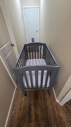 Dream on me portable folding crib