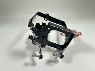 04-13 Harley-Davidson Sportster 883/1200 Battery Tray OEM  66194-04C.OBO. SM9KNT0605