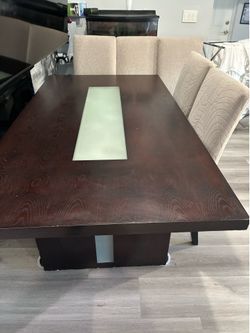 Dining room table