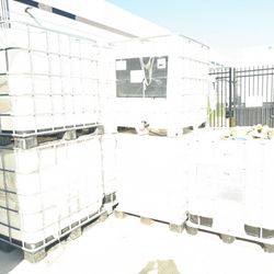 FREE FIRST COME FIRST SERVE 3 Totes 1 Lift Gate