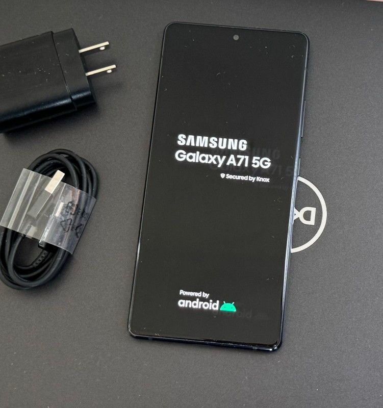 Samsung Galaxy A71  , 128GB  , Unlocked   for all Company Carrier ,  Excellent Condition  Like New