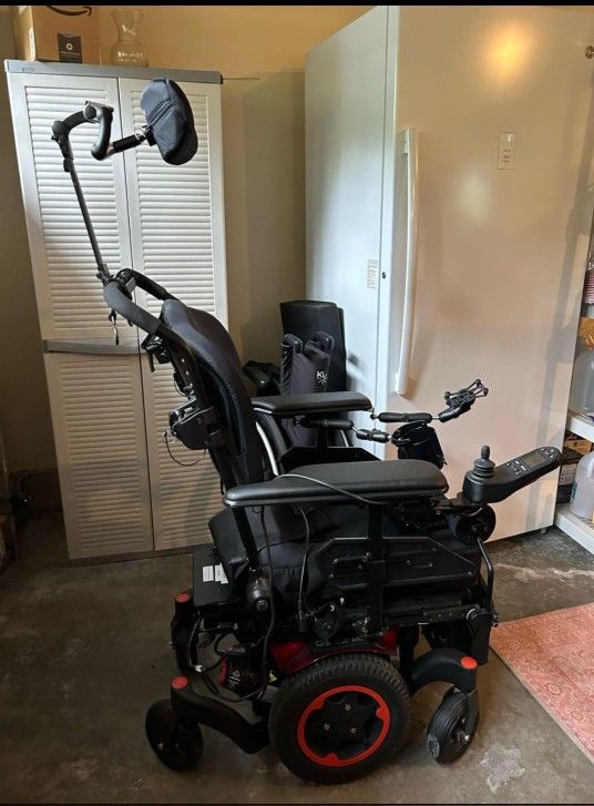 Quickie Q300m Mini Motorized Wheelchair
