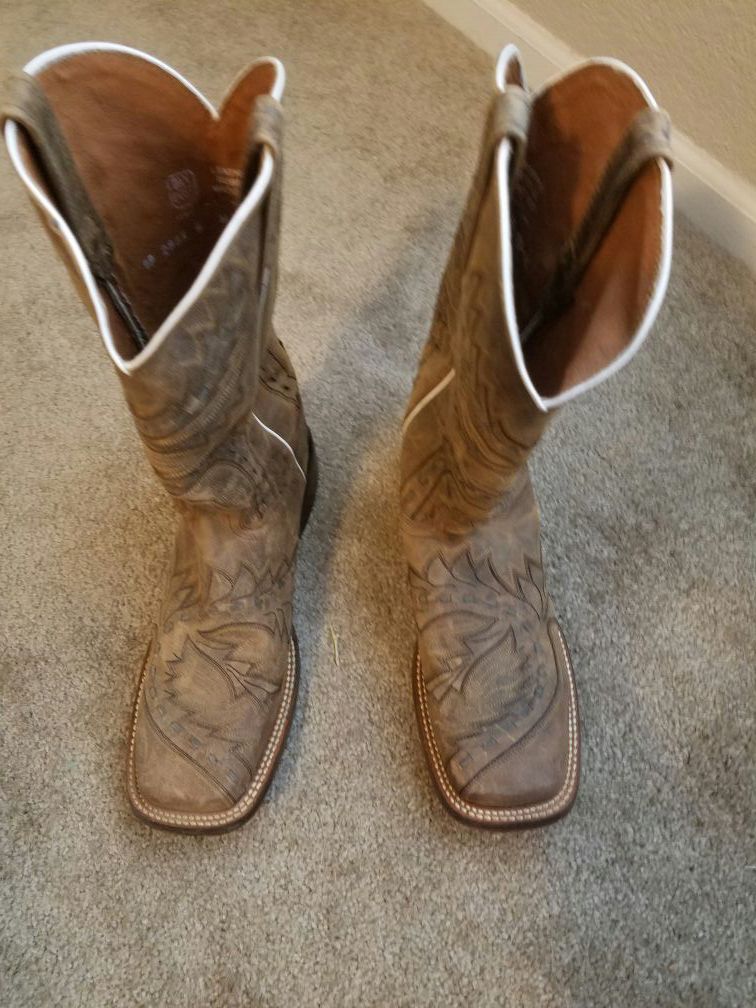 Dan Post Western boots size 9 (brand new)