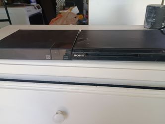 Bluray and dvd players 10 each