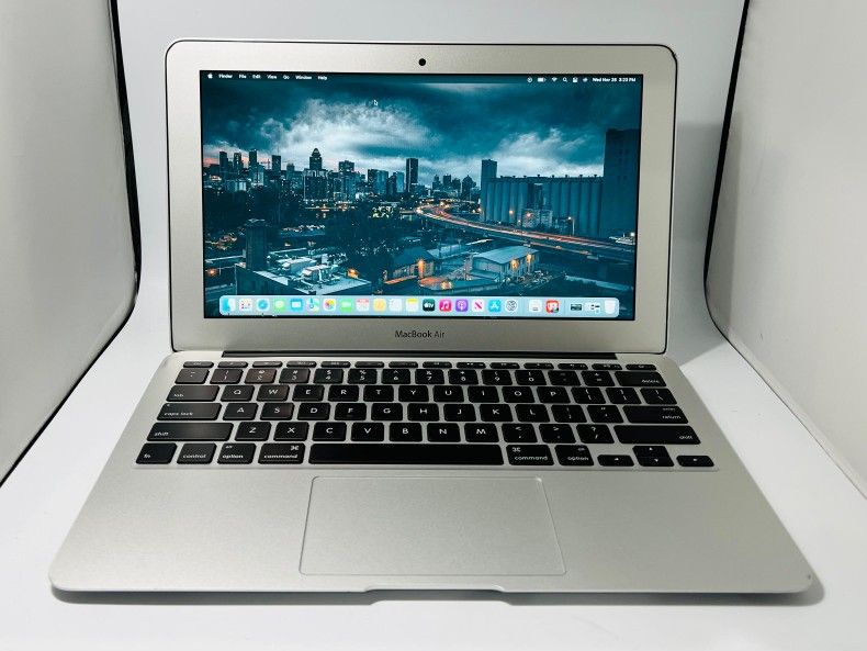 Apple MacBook AIR 11” 2015 Core i5 4GB 128GB Fully Functional