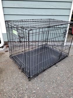 Wire dog crate medium size