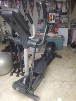 NordicTrack AudioStrider 800 Elliptical for Sale in Parma Heights