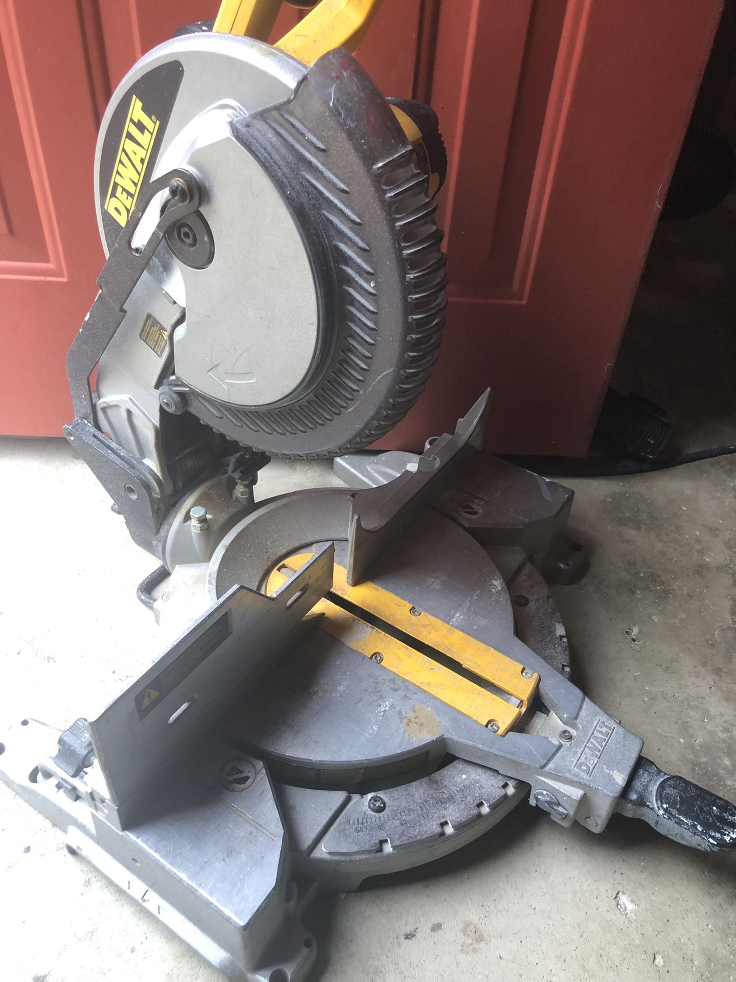 Miter Saw Dewalt DW713