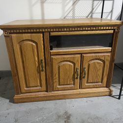 📺 Solid Wood Media Cabinet / Sideboard – Excellent Condition!