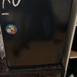 Mini Fridge 