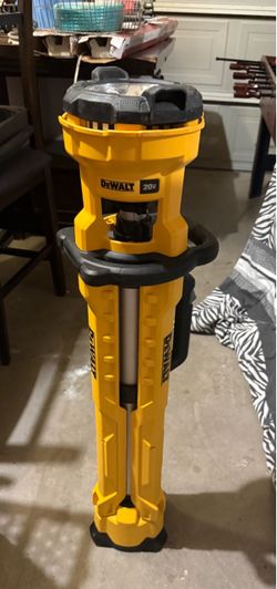 DeWalt 20V MAX Cordless Tripod Light dcl079b