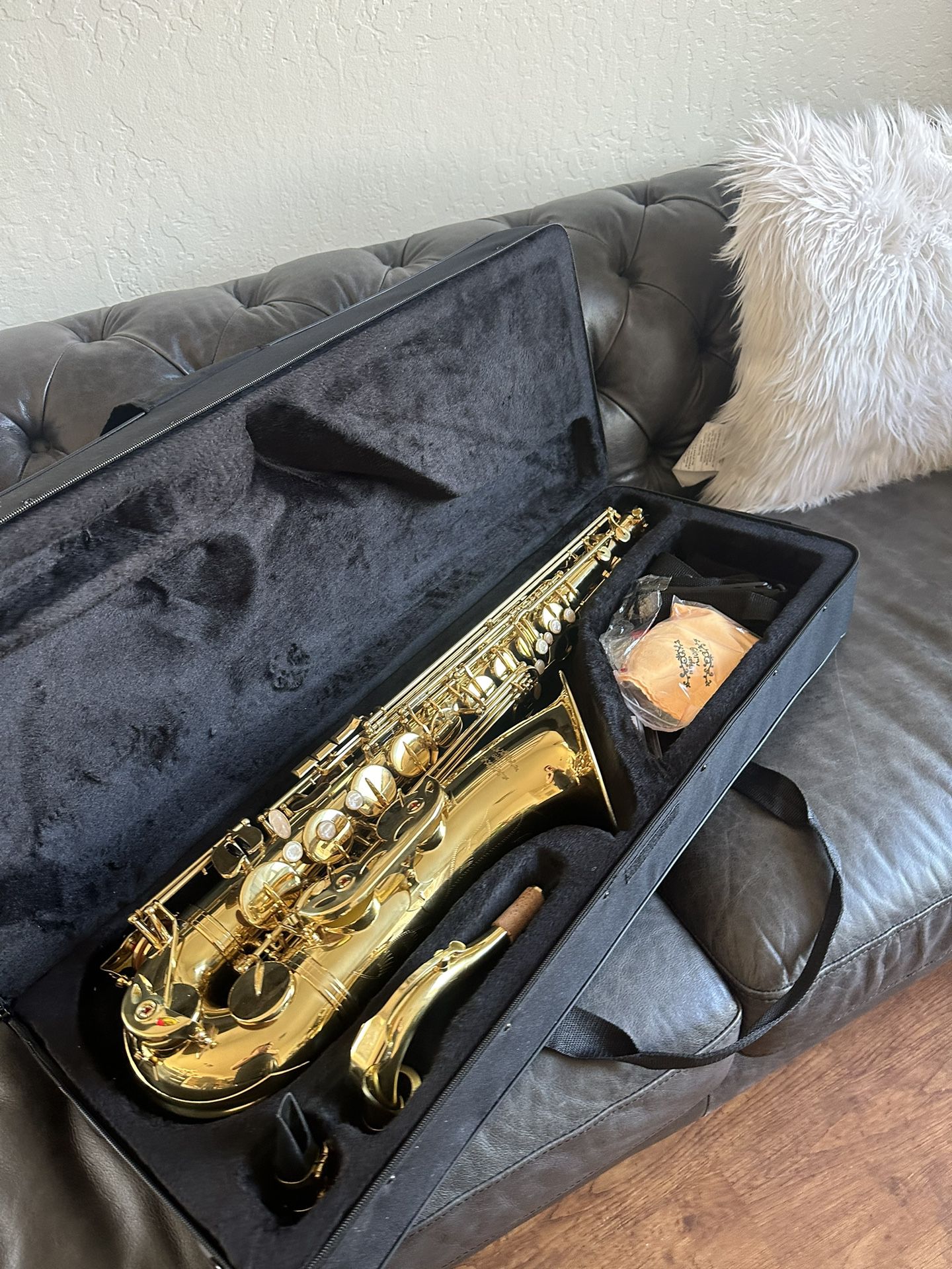 Brand New Tenor Saxophone/ Tenor Sax With Case And Accessories 