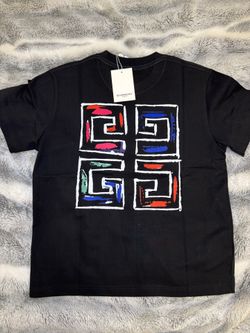 NEW GIVENCHY DESIGNER SHIRT 2025 SEASON. Sizes : Medium , Large  AND Small 🔌🔌🔌🔥🔥