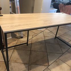 Spacey Light Weight Desk