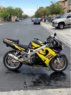 98 Honda CBR900RR Fireblade
