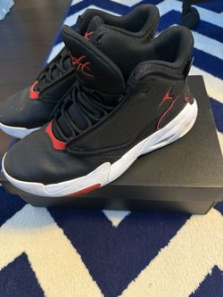 Nike Mens Jordan Max Aura 7Y US