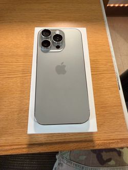 *128GB IPhone 16 Pro *
