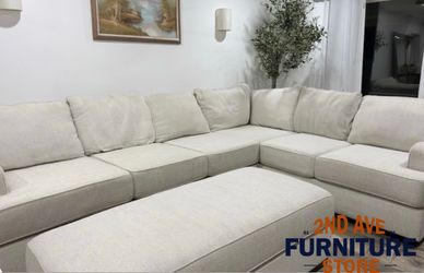 Sectional couch 🛋️